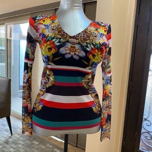 Petite Pois gorgeous graphic top Medium.